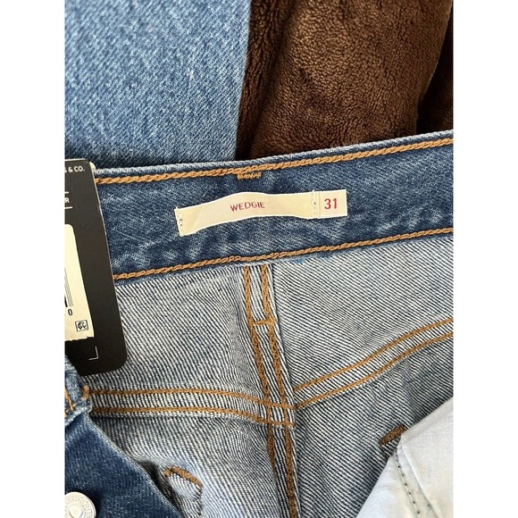 NWT Levi’s Wedgie Icon Fit Straight Leg High Rise Distressed Jeans Sz 31 - Picture 10 of 11